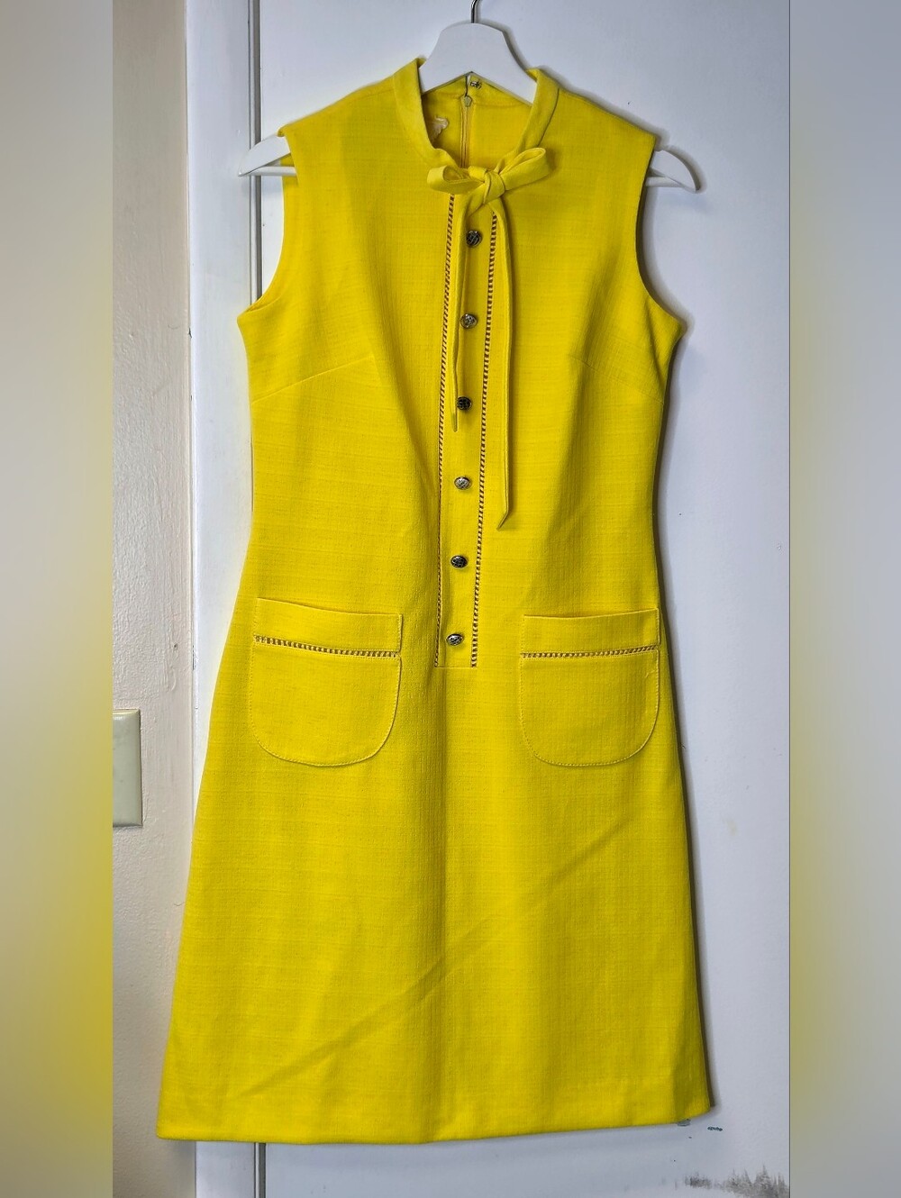 Kay Windsor Vintage Mod Yellow Sleeveless Shift Dress Bow Neck Size M - Picture 3 of 15